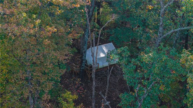 8442 E McNelly Road, Bentonville, AR 72712