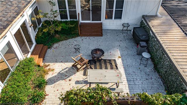 8442 E McNelly Road, Bentonville, AR 72712