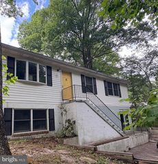 5885 VALLEY, Saint Leonard, MD 20685
