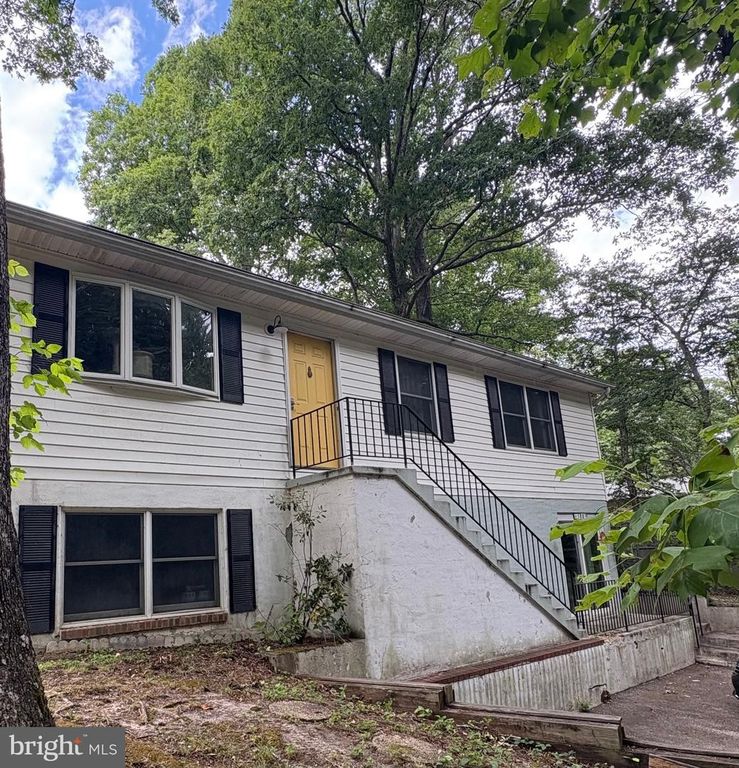 5885 VALLEY, Saint Leonard, MD 20685
