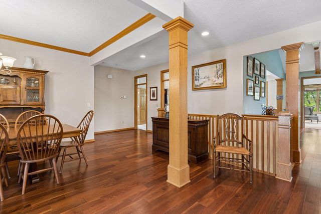 9755 Wedgewood Circle, Woodbury, MN 55125