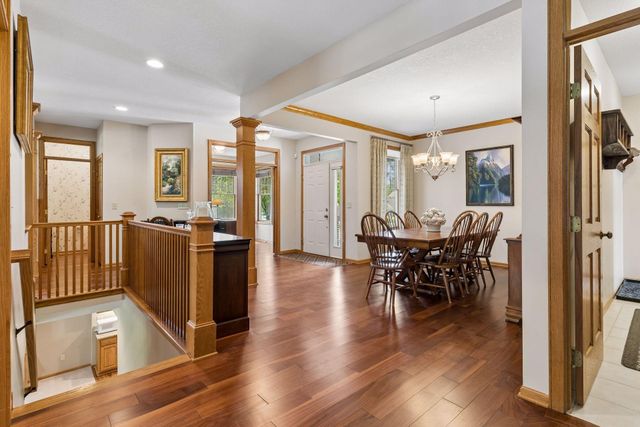 9755 Wedgewood Circle, Woodbury, MN 55125