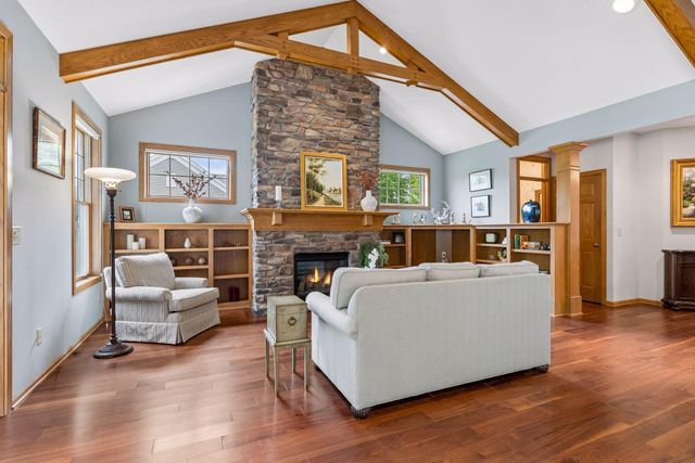 9755 Wedgewood Circle, Woodbury, MN 55125