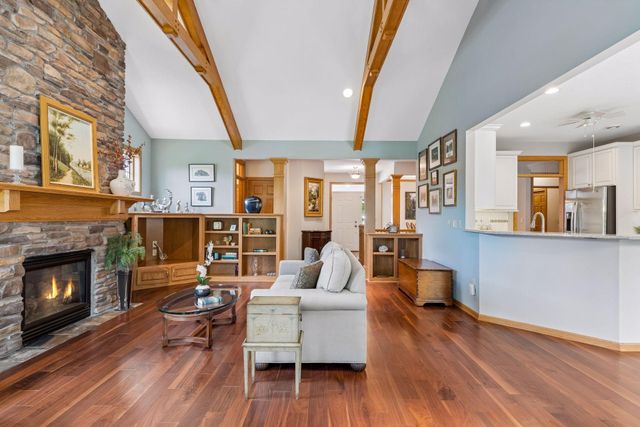 9755 Wedgewood Circle, Woodbury, MN 55125