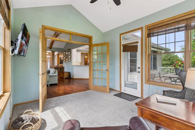 9755 Wedgewood Circle, Woodbury, MN 55125