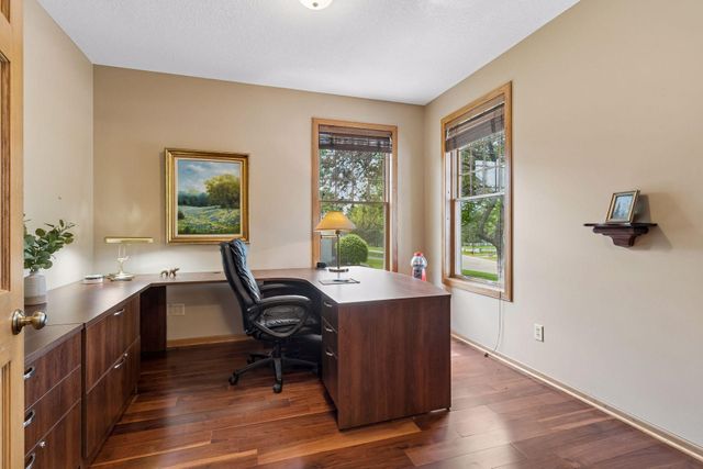 9755 Wedgewood Circle, Woodbury, MN 55125