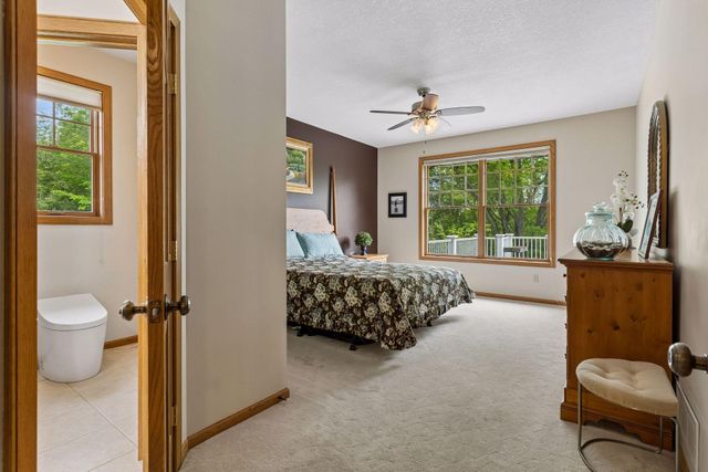 9755 Wedgewood Circle, Woodbury, MN 55125