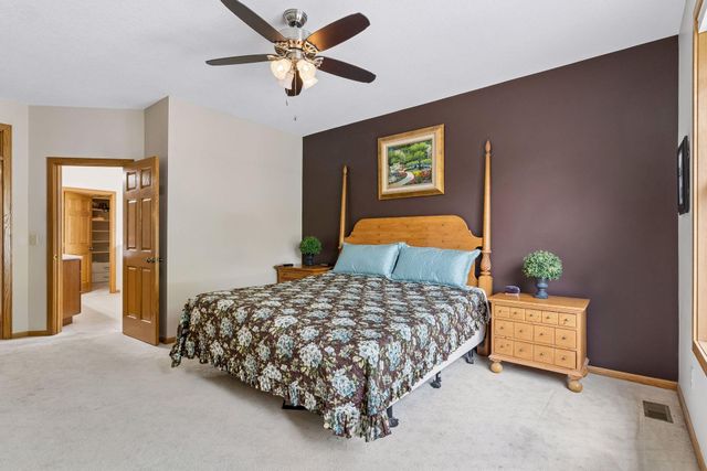 9755 Wedgewood Circle, Woodbury, MN 55125