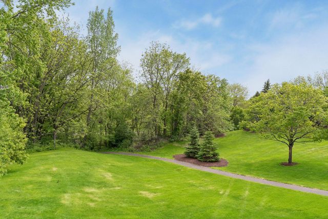 9755 Wedgewood Circle, Woodbury, MN 55125