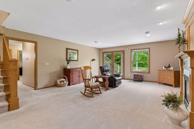 9755 Wedgewood Circle, Woodbury, MN 55125