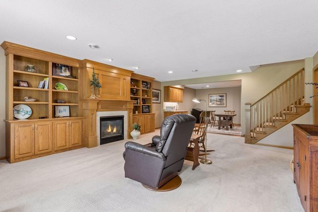 9755 Wedgewood Circle, Woodbury, MN 55125
