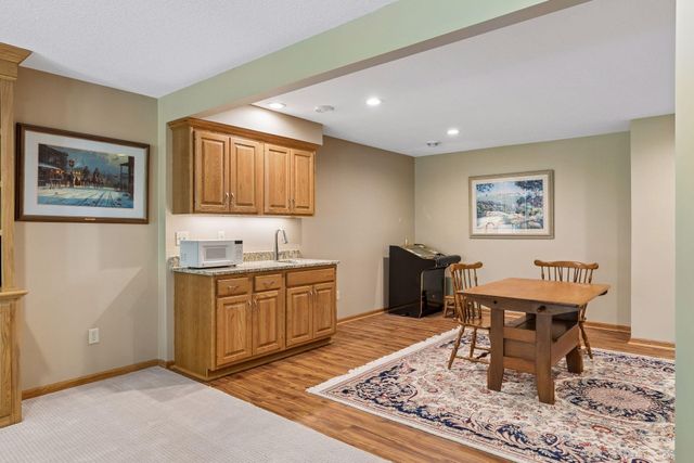 9755 Wedgewood Circle, Woodbury, MN 55125