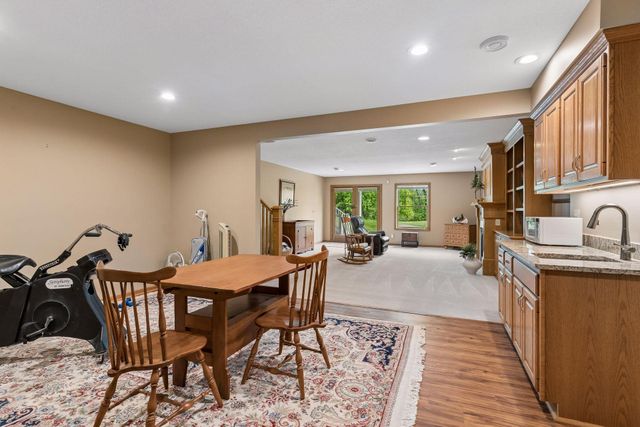 9755 Wedgewood Circle, Woodbury, MN 55125