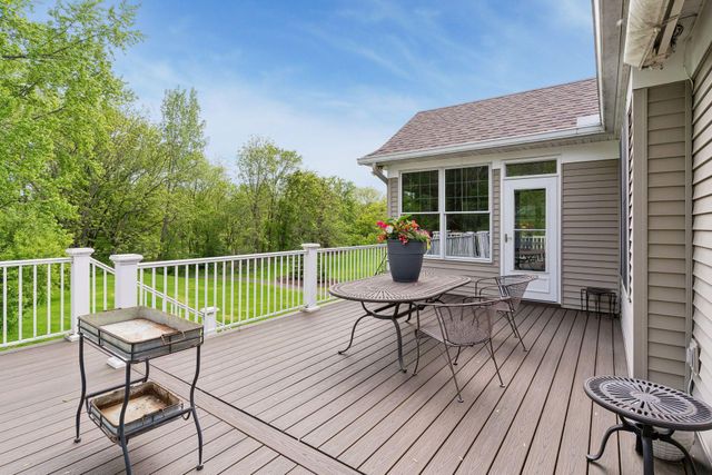 9755 Wedgewood Circle, Woodbury, MN 55125