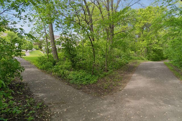 9755 Wedgewood Circle, Woodbury, MN 55125