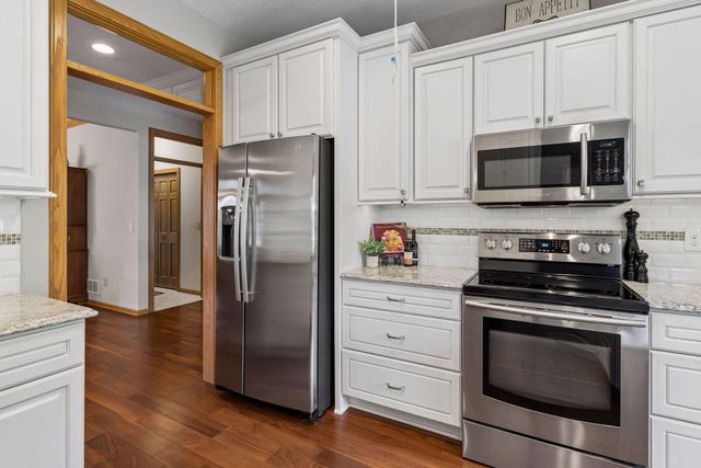 9755 Wedgewood Circle, Woodbury, MN 55125