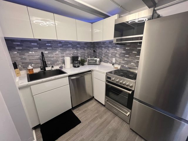 24 Norman 110, Salem, MA 01970