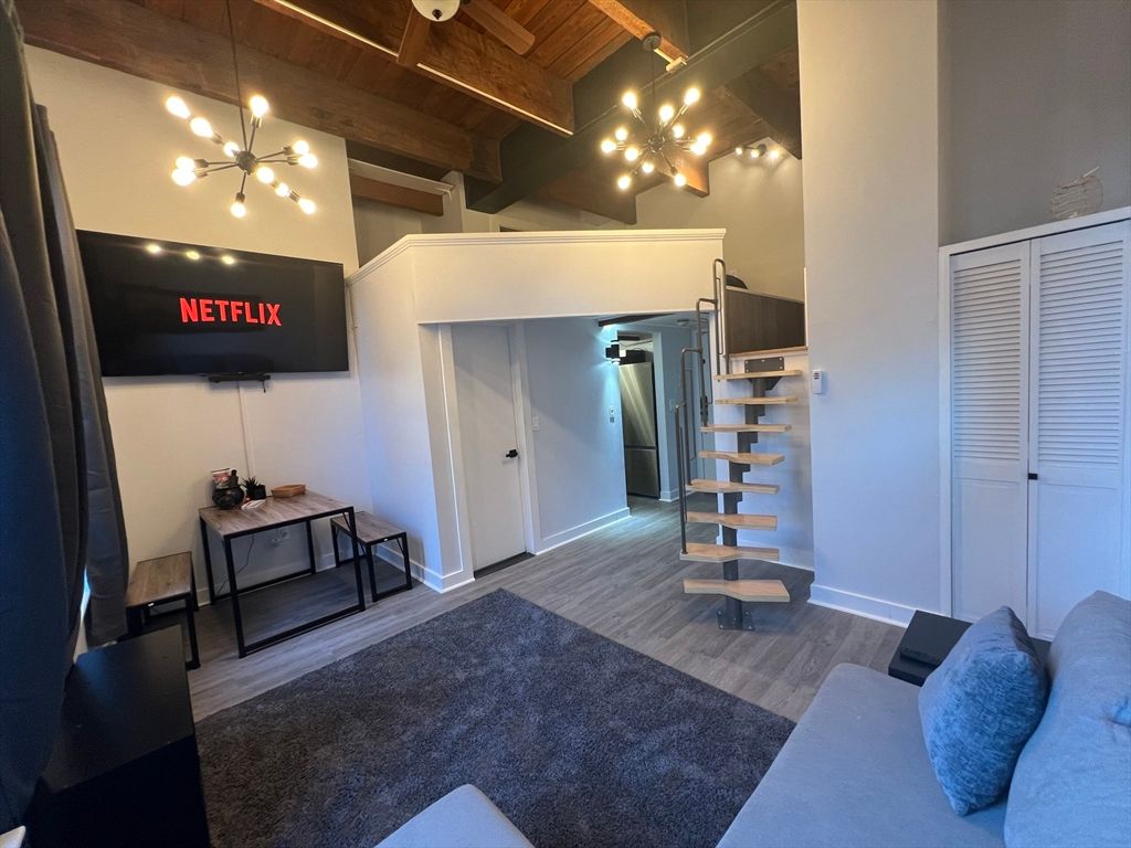 24 Norman 110, Salem, MA 01970