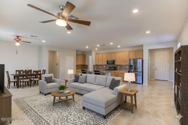 8804 E Stone Meadow Circle, Tucson, AZ 85730