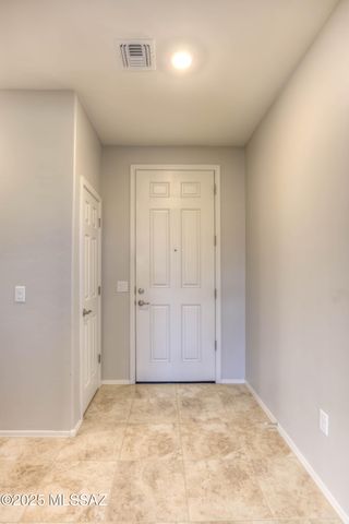8804 E Stone Meadow Circle, Tucson, AZ 85730