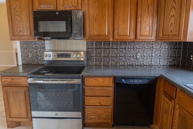 2120 93rd Street, Lubbock, TX 79423