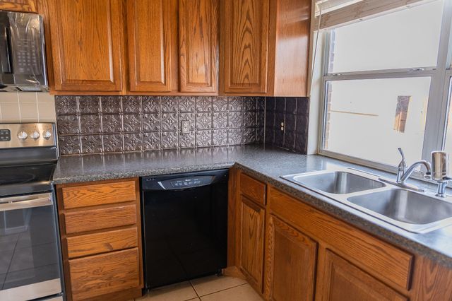 2120 93rd Street, Lubbock, TX 79423