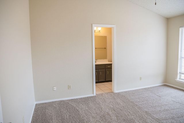 2120 93rd Street, Lubbock, TX 79423