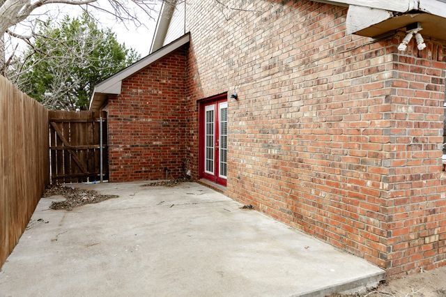 2120 93rd Street, Lubbock, TX 79423