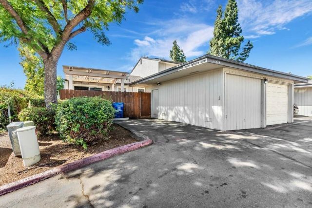 10604 Queen Jessica Ln., Santee, CA 92071