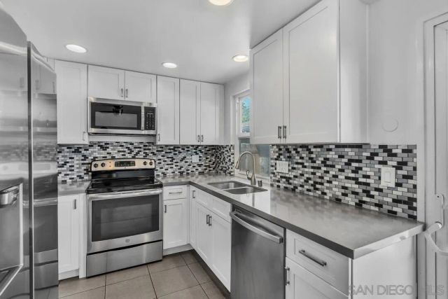 10604 Queen Jessica Ln., Santee, CA 92071