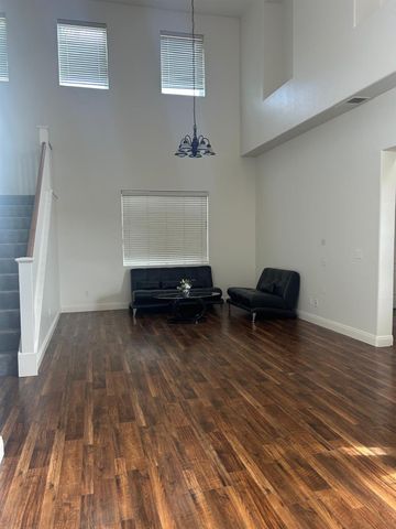 2963 Finchwood Avenue, Clovis, CA 93611