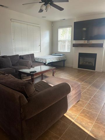 2963 Finchwood Avenue, Clovis, CA 93611