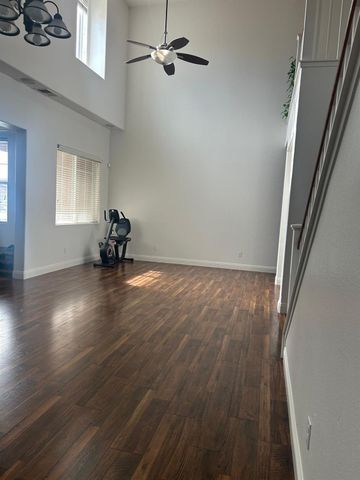 2963 Finchwood Avenue, Clovis, CA 93611