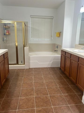 2963 Finchwood Avenue, Clovis, CA 93611