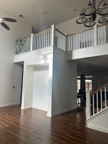 2963 Finchwood Avenue, Clovis, CA 93611