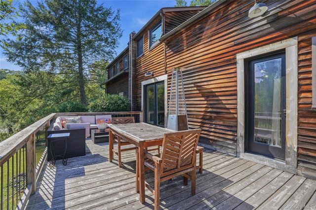 442 S Ohioville Road, New Paltz, NY 12561