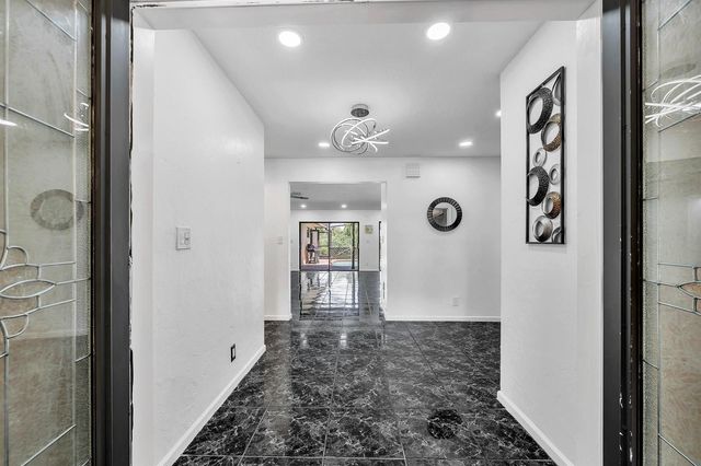 303 NW 105th Terrace, Coral Springs, FL 33071