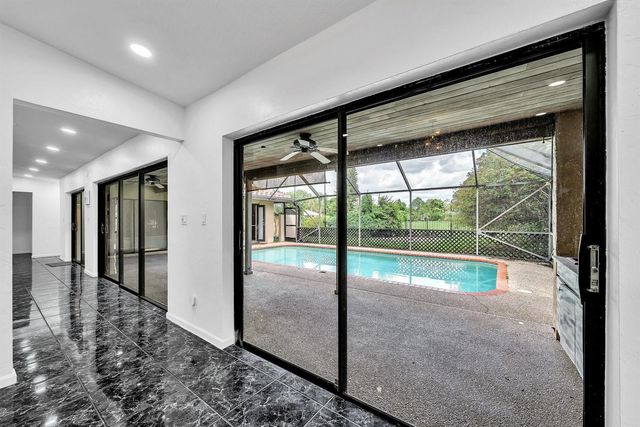 303 NW 105th Terrace, Coral Springs, FL 33071