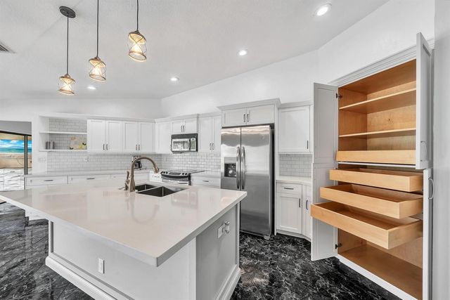 303 NW 105th Terrace, Coral Springs, FL 33071