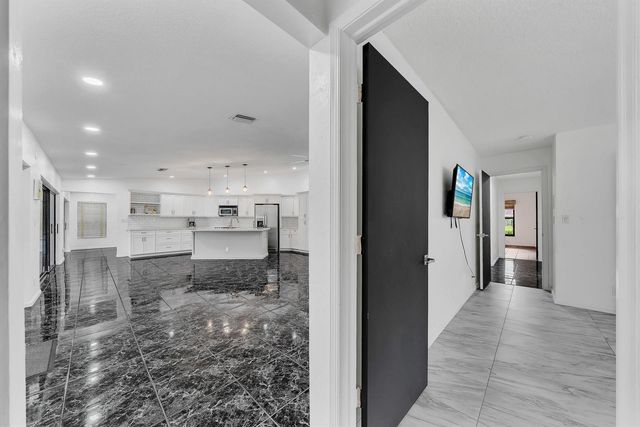 303 NW 105th Terrace, Coral Springs, FL 33071
