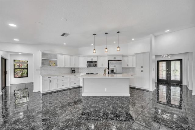 303 NW 105th Terrace, Coral Springs, FL 33071