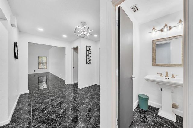 303 NW 105th Terrace, Coral Springs, FL 33071