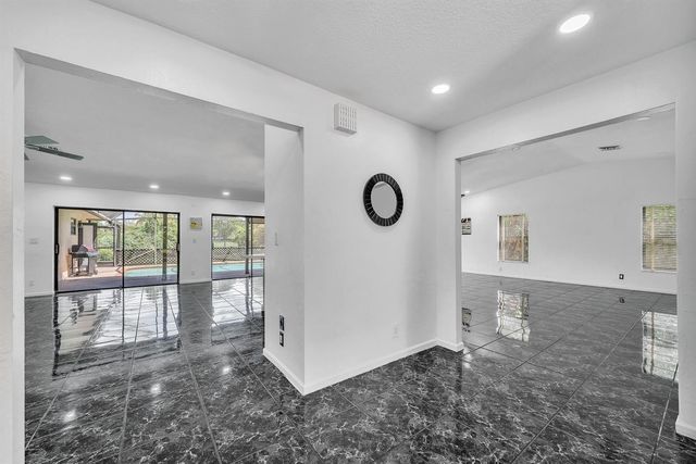 303 NW 105th Terrace, Coral Springs, FL 33071