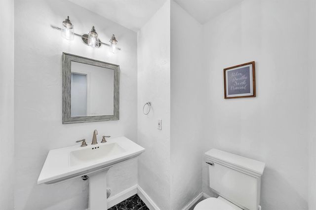 303 NW 105th Terrace, Coral Springs, FL 33071
