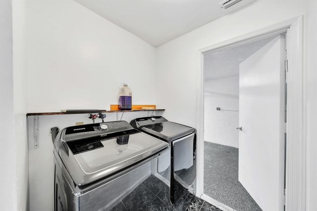 303 NW 105th Terrace, Coral Springs, FL 33071