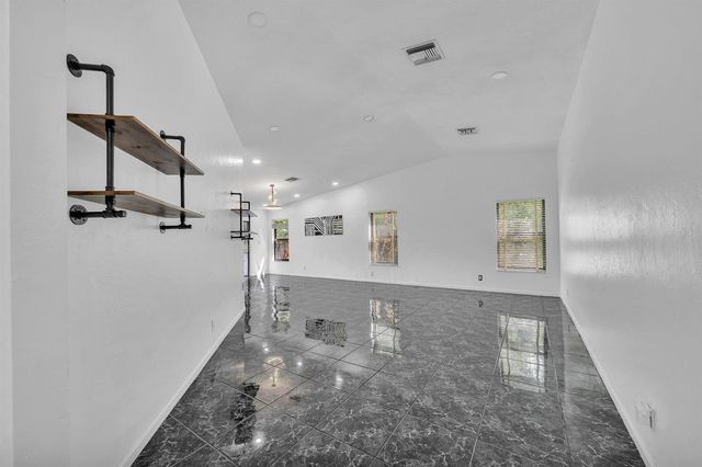 303 NW 105th Terrace, Coral Springs, FL 33071
