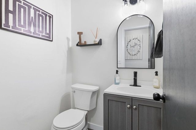 636 Aber DRIVE, Waterford, WI 53185