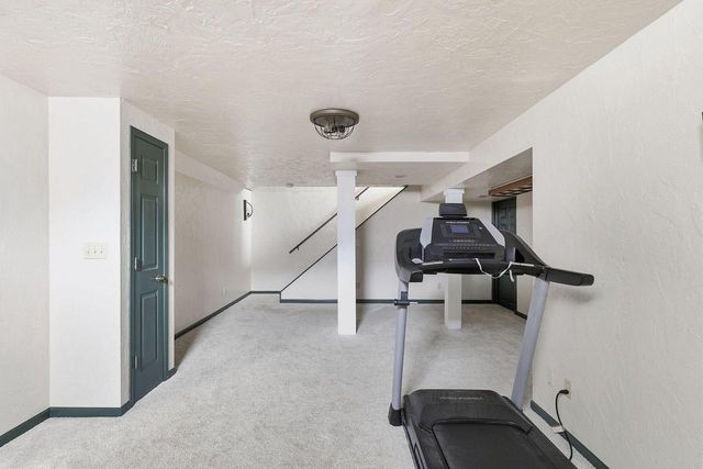 636 Aber DRIVE, Waterford, WI 53185