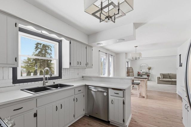 636 Aber DRIVE, Waterford, WI 53185