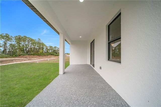 2901 Villa Ave S, Lehigh Acres, FL 33976